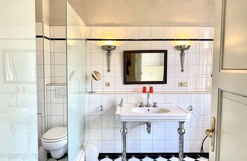 Rerik Autre | Spacious vacation apartment in a manor house with balcony, near the Baltic Sea