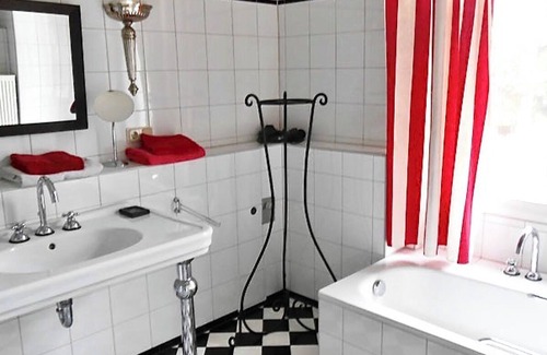 Rerik Autre | Spacious vacation apartment in a manor house with balcony, near the Baltic Sea