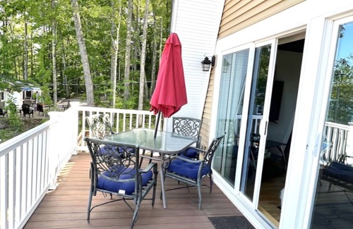 Laconia Maison | Spacious vacation spot on Lake Winnisquam! Sleep up to 8