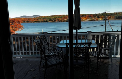 Laconia Maison | Spacious vacation spot on Lake Winnisquam! Sleep up to 8