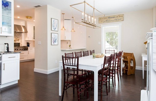 North End Appartement | Spacieux et charmant, victorien 6 BR pour les familles et les groupes de 18 personnes