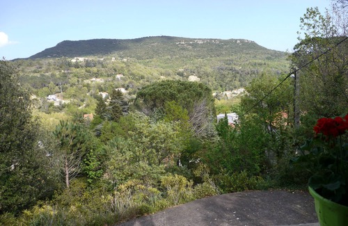 Bedarieux (ornac) Maison | Villa spacieuse avec vue sur la vallée et les montagnes, proche de la ville thermale.