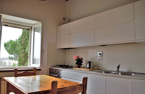 Gualdo Cattaneo Villa | Appartement dans villa avec piscine, grand jardin, terrasse privée, barbecue, ping-pong