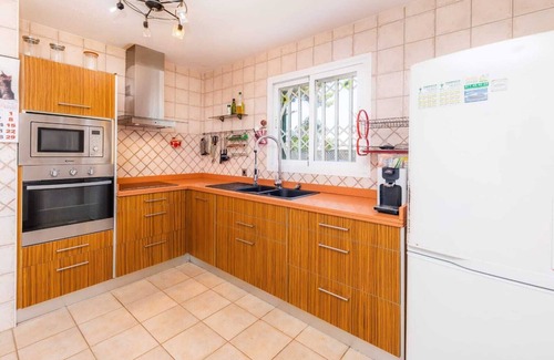 Tolleric Maison | Villa Malena, vue sur mer et montagnes, Wi-Fi, balcon, terrasse, jardin, piscine, parking