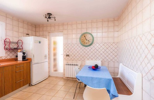 Tolleric Maison | Villa Malena, vue sur mer et montagnes, Wi-Fi, balcon, terrasse, jardin, piscine, parking