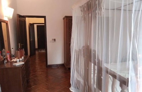 Malindi Villa | Spacious Villa on Malindi Beach with pool and restaurant next to Golf course
