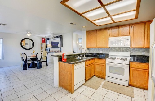 Green Valley North Villa | Spacious villa w/ 4 bdrms and 3 full bthrms with a L byrd, c patio, 2 car garage