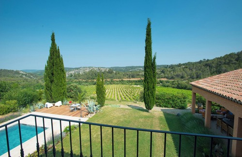 Saint-Chinian Villa | Villa magnifiquement située, entre Saint Chinian et Assignan. Piscine chauffable