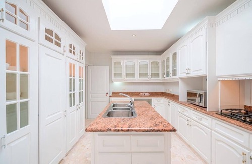 La Esplanada Villa | Spacious villa with 7 bedrooms and WiFi, AC in charming Sosúa