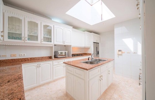 La Esplanada Villa | Spacious villa with 7 bedrooms and WiFi, AC in charming Sosúa