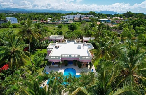 La Esplanada Villa | Spacious villa with 7 bedrooms and WiFi, AC in charming Sosúa