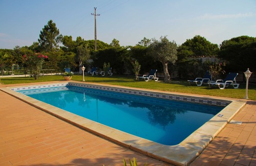 Almancil Villa | Spacieuse villa avec grand jardin et piscine privée-calme près de Quinta do Lago