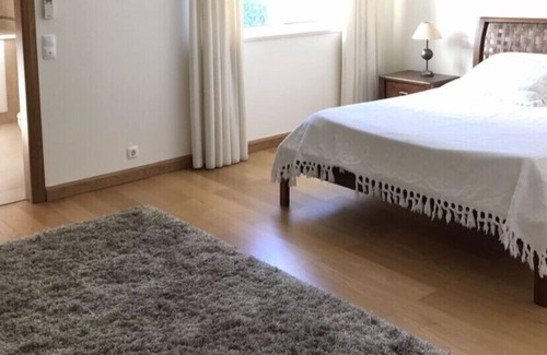 Almancil Villa | Spacious Villa with pool,sleeps 10/12 WiFi& Euro TV