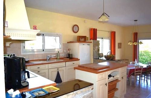 Chauzon Villa | Villa spacieuse avec piscine, jardin et jacuzzi