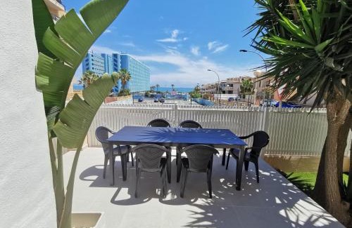 Guardamar del Segura Villa | Spacious villa with private pool and beach views