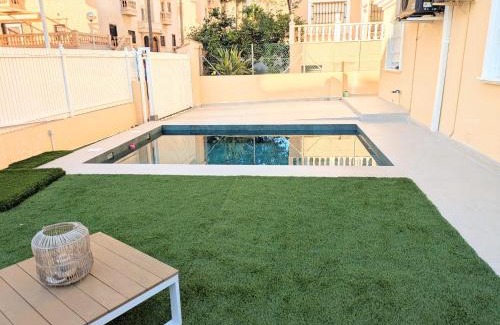 Guardamar del Segura Villa | Spacious villa with private pool and beach views