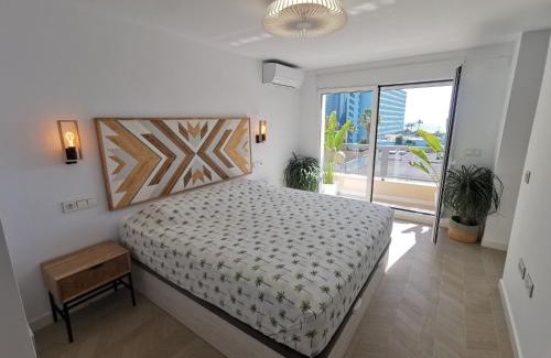 Guardamar del Segura Villa | Spacious villa with private pool and beach views