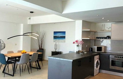 Istron Villa | Villa spacieuse avec piscine privée et vue mer, à seulement 150 mètres de la mer