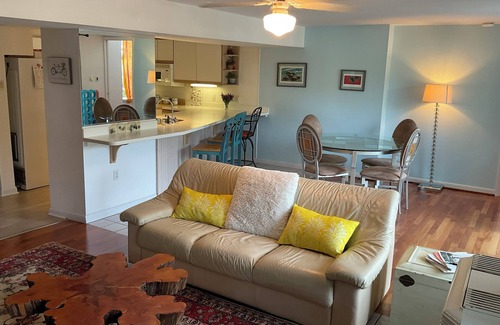 Eastport Maison | Spacious Waterfront 5-bedroom house in charming Annapolis with Hot Tub