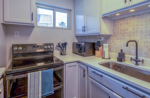 Dublin Cabine | Spacious Waterfront Home on Claytor Lake