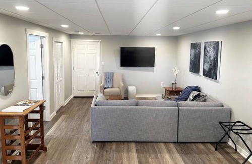 Danvers Appartement | Spacious Waterfront Studio 2mi from Downtown Salem