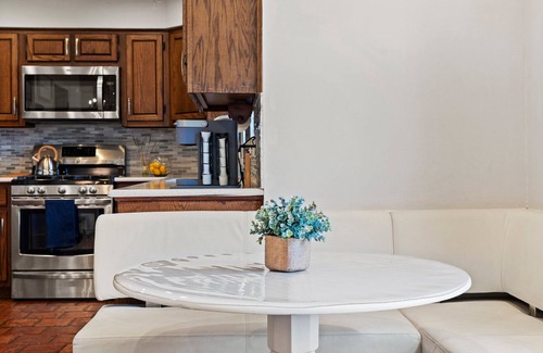 Dallas Maison | Spacious yet cozy 4-bedroom house in a PRIME Location in Dallas!