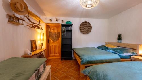 Hostim Maison | Spaní na včelách