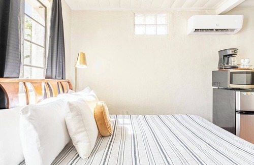 Santa Rita Park Maison | Spanish Bungalow Casita With Tucson Charm