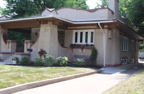 Waupaca Maison | Spanish Charm 4bed/3bath Downtown Waupaca!