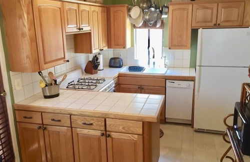 El Porto Appartement | Spanish Duplex with Ocean Views | 1 Block to Beach