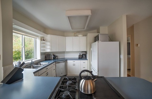 Okanagan-Similkameen Maison | Spanish Mid Century Villa with Wood Barrel Sauna