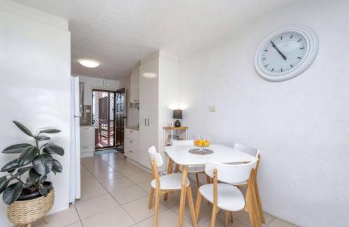 Kings Beach Appartement | Spanish Villas Unit 6, 3 Skyes Ave, Kings Beach