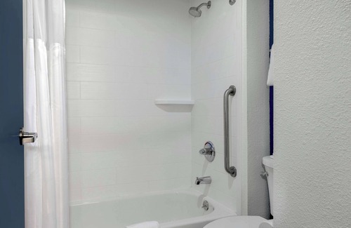 Evansville Hôtel | Spark by Hilton Evansville East, IN