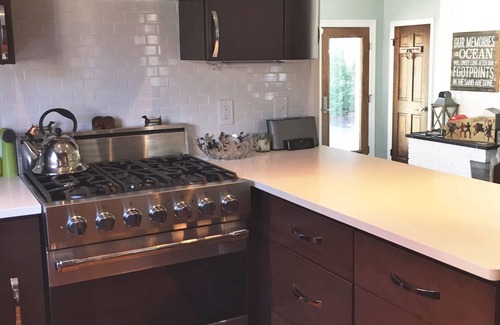 Avon Maison | Sparkling Cape, steps to lake, 3 blocks to town center, close to beach