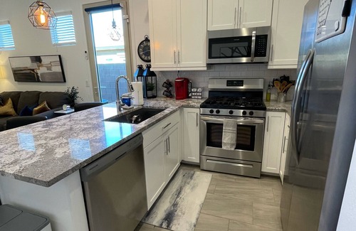 Buckeye Appartement | SPARKLING CLEAN, Modern 1 BR Guesthouse