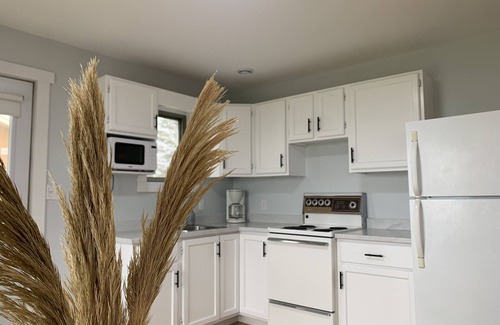 Richibucto Maison | Sparkling Waters Beachfront, Pool&Hot Tub Access!