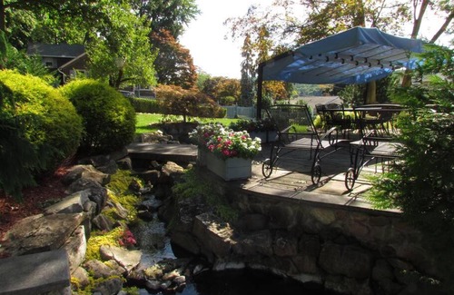 Lake Mohawk Maison | Sparta, NJ - Lakeside Retreat Only An Hour Away From NYC