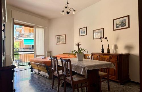 Marina di Andora Appartement | Spazioso alloggio a 50 mt dal mare con possibilità di posto auto