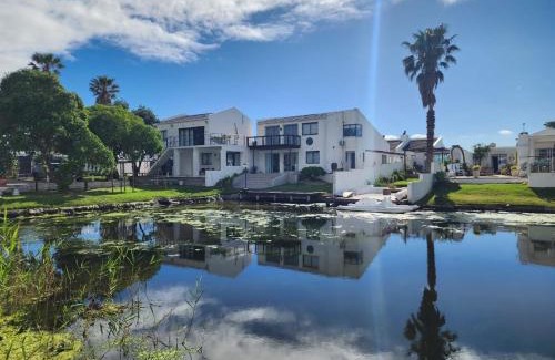 Marina da Gama Appartement | Spearhead on Lake Accommodation-3B