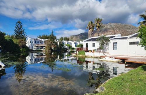Marina da Gama Appartement | Spearhead on Lake Accommodation-3B