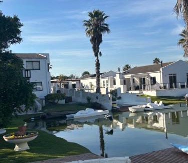 Marina da Gama Appartement | Spearhead on Lake Accommodation-3B