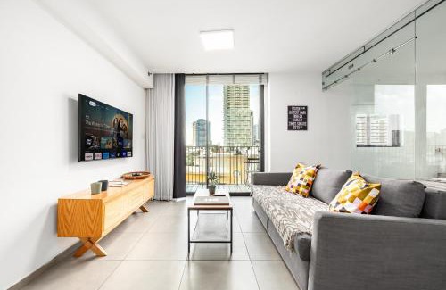 American Colony Appartement | Specelter Views with a Pool Neve Tesedek