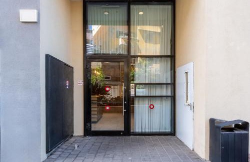 American Colony Appartement | Specelter Views with a Pool Neve Tesedek