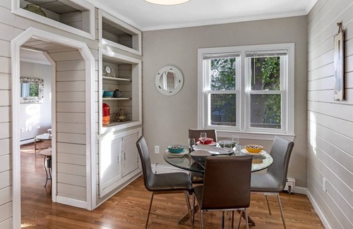 Amesbury Copropriété | Ames for Fun: Near town, parks, art studios; eateries, family friendly, sunset views, Fast WiFi