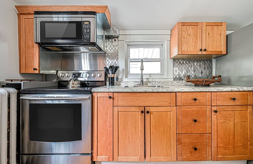Ventnor City Appartement | Special Beach Cottage w/ Deck