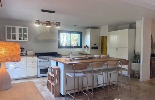 Saint-Drezery Villa | Special offer 🌴 A haven of peace in a pine forest