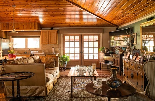 Royal Crest Rancheros Maison | Long-terme Las Vegas luxuriante, Tropical Garden Guesthouse w / Pool