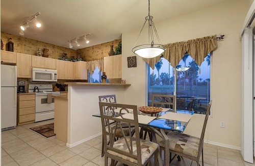 Arrowhead Ranch Copropriété | Arrowhead Golf Condo Spectaculaire Condo 2 BR / Piscine COM / Jacuzzi / Golf