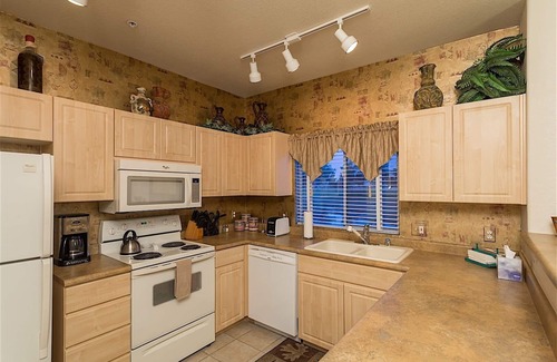 Arrowhead Ranch Copropriété | Arrowhead Golf Condo Spectaculaire Condo 2 BR / Piscine COM / Jacuzzi / Golf
