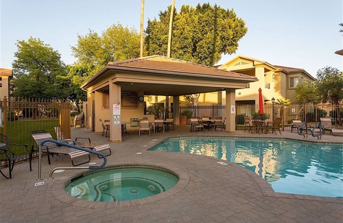 Arrowhead Ranch Copropriété | Arrowhead Golf Condo Spectaculaire Condo 2 BR / Piscine COM / Jacuzzi / Golf